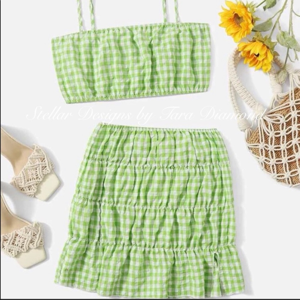 🧩Vibrant🧩 Matching Skirt & Crop Top